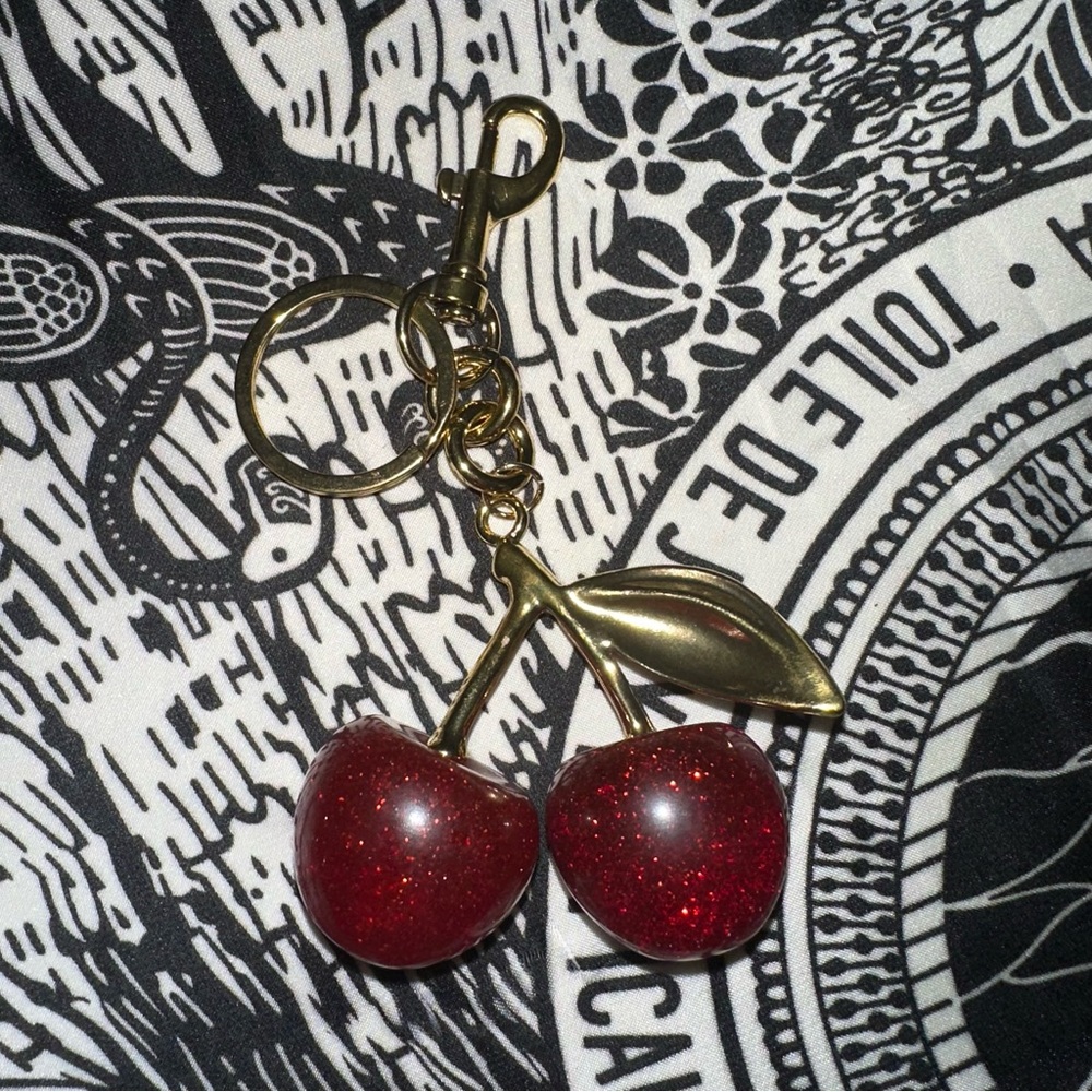 NIP Adorable Cherry Gold Bag charm Keyring Keychain Sparkling Gorgeous - Picture 3 of 6